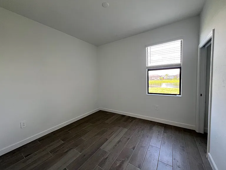 Downstairs Bedroom 5