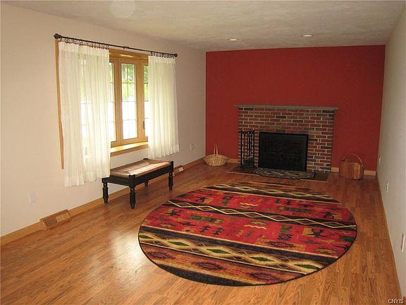 5th image of 408 Blueberry Ln
