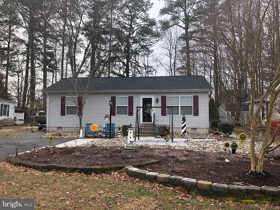 1st image of 23 White Pine Dr