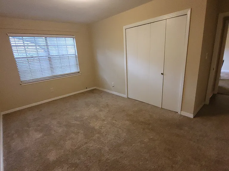 4210 Langley Ave — Photo 10