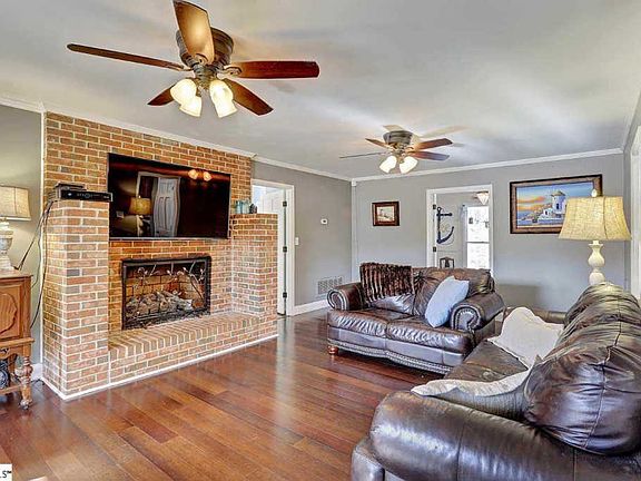 5th image of 148 Charles Dr