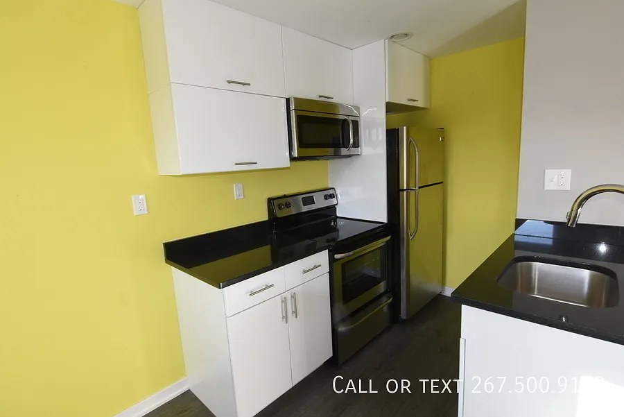 Packer Park Renovated Affordable 1 Bedroom! — Photo 4
