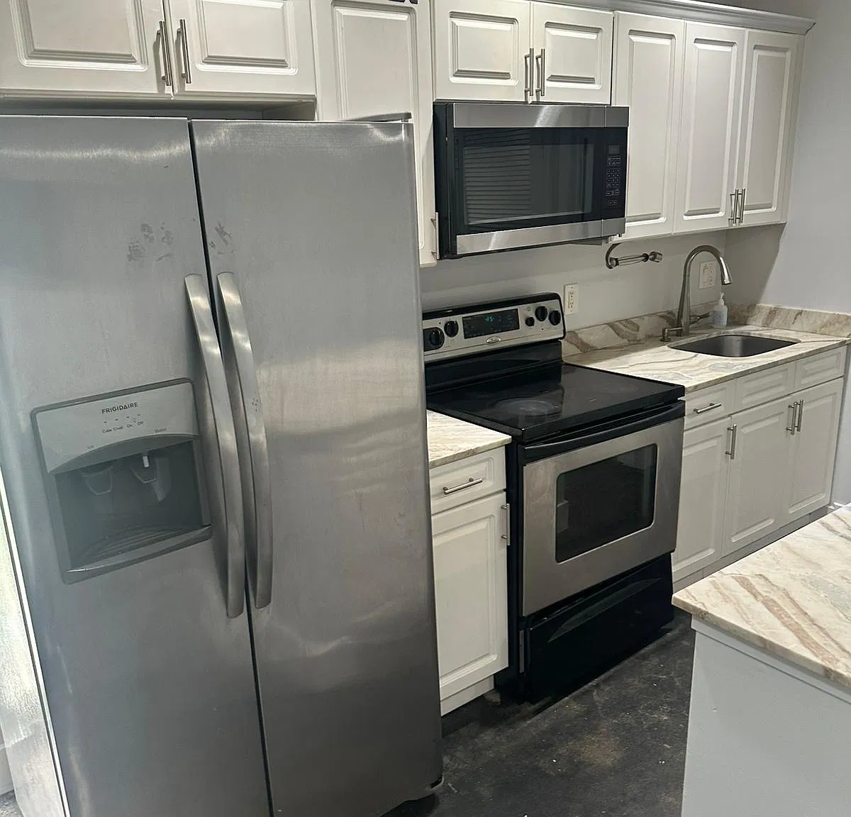 1 bed, 1100 sqft, $1,700 — Photo 2