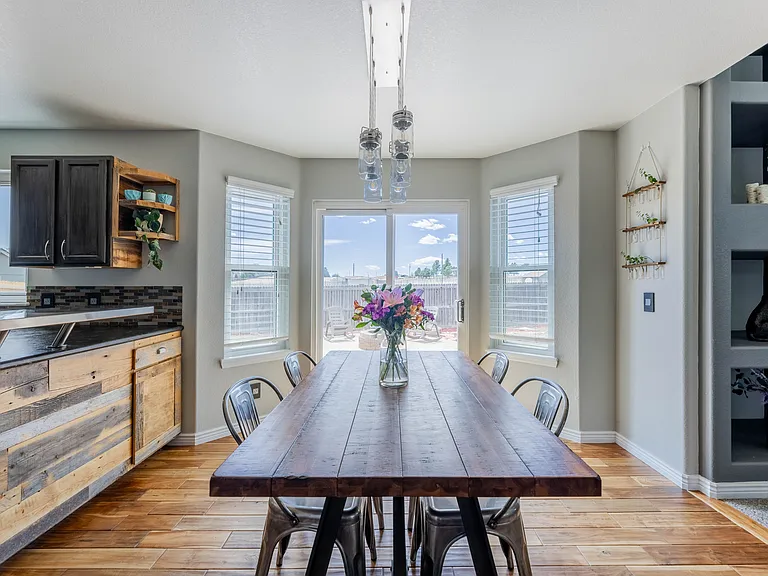 4722 Sutton St — Photo 12