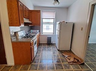 30-59 48th St #2R, Astoria, NY 11103