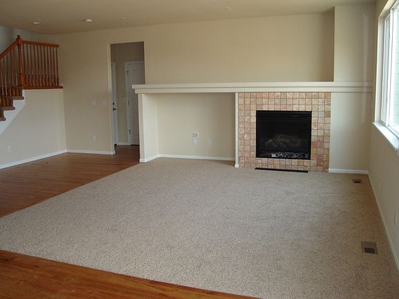 3rd image of 15680 Carob Cir