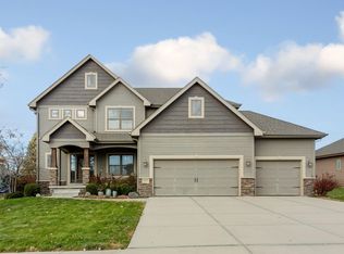 20816 Woolworth Ave, Elkhorn, NE 68022