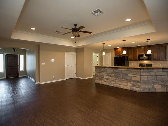 4th image of 312 Tuscany Dr