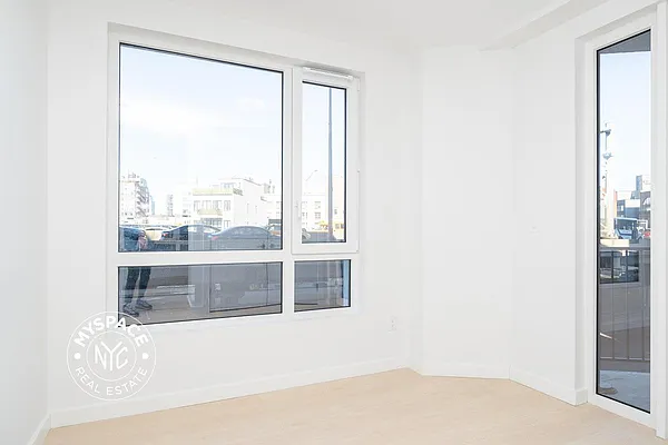 Rented by MySpaceNYC | media 18