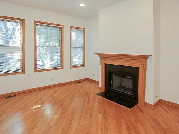 4th image of 2710 N Wayne Ave #2653-3