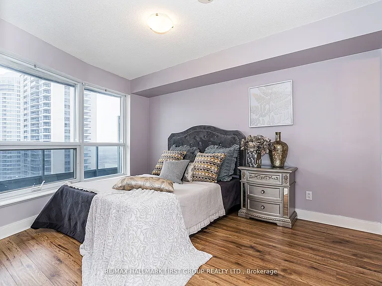 125 Village Green Sq #1409 — Photo 14
