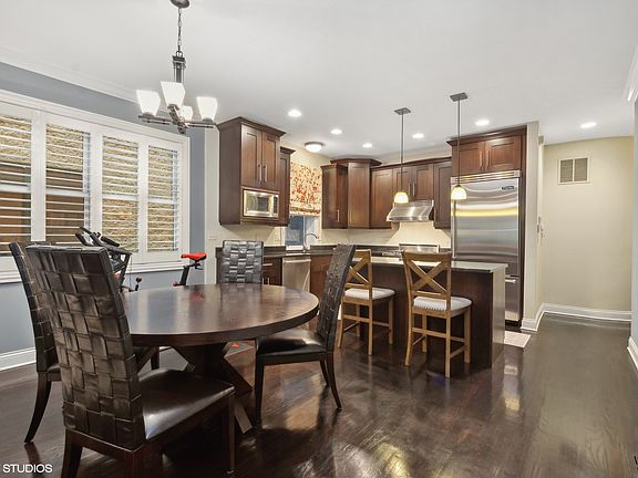 5th image of 1709 W Foster Ave APT 2E
