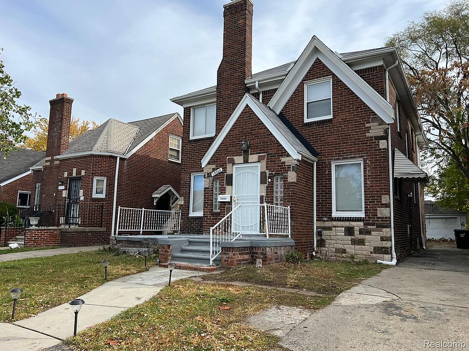 1st image of 19364 Cliff St