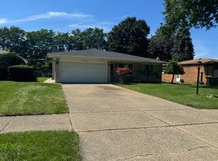35223 Mustang Dr, Sterling Heights, MI