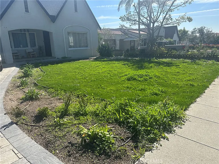 1054 N Euclid Ave — Photo 27