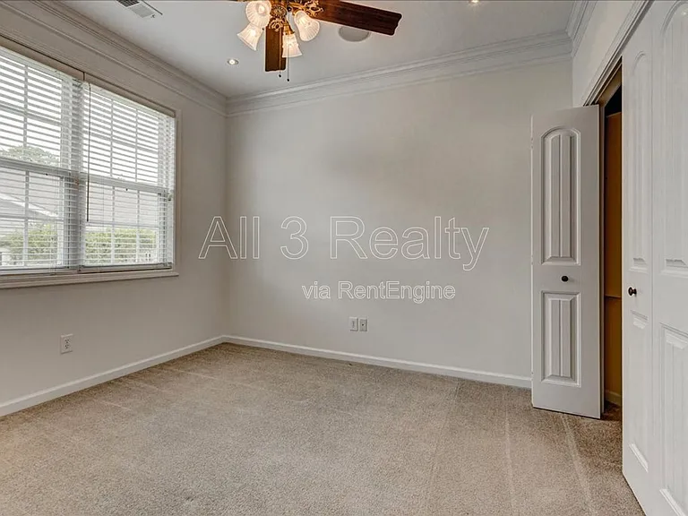 1033 Pinehurst Dr — Photo 24