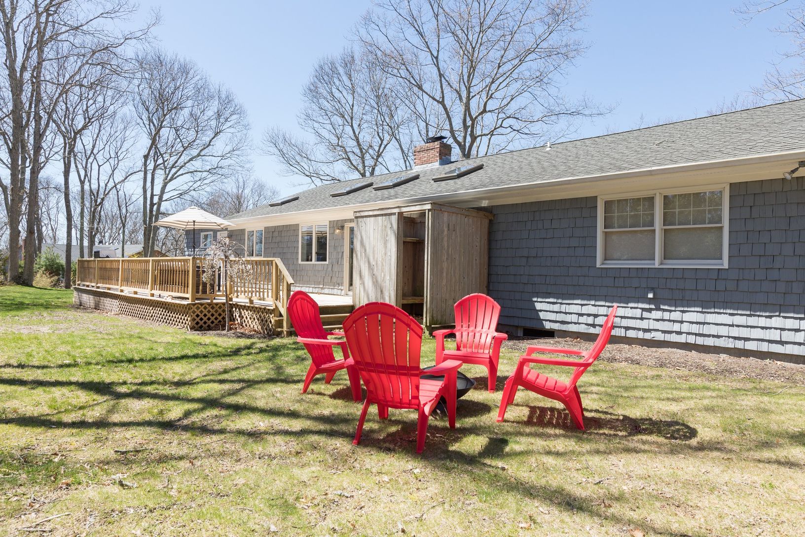 Yard, Fire-pit and Large Deck