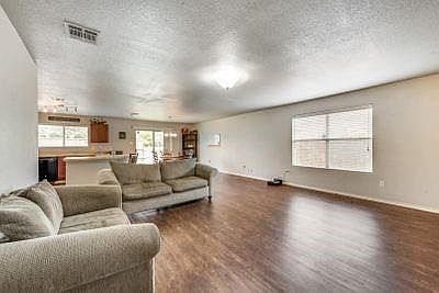5th image of 10856 Braemoor Dr