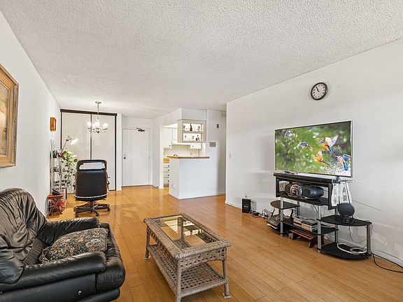 3rd image of 1119 Albany St APT 140