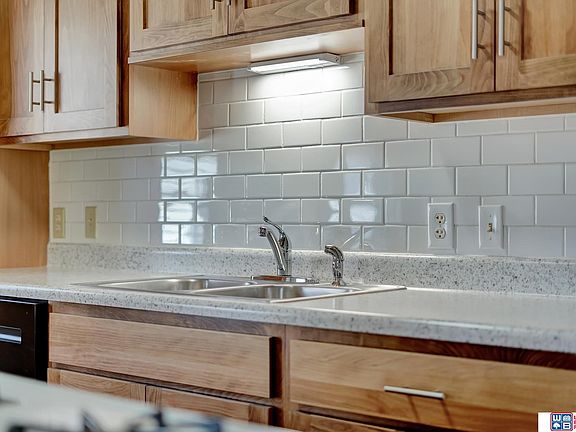 5th image of 5520 J St