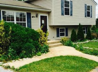 206 Roth Ave, Taneytown, MD 21787