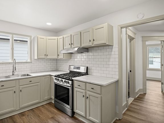 4th image of 211 Tacoma Ave #2