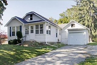 1st image of 105 Elk St
