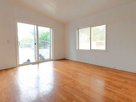 4th image of 526 Roosevelt Dr