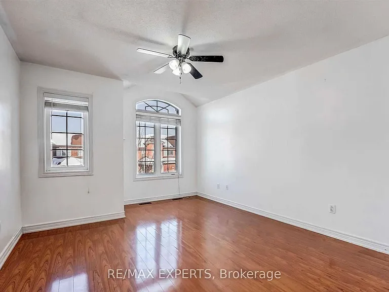 31 Vincent St — Photo 16