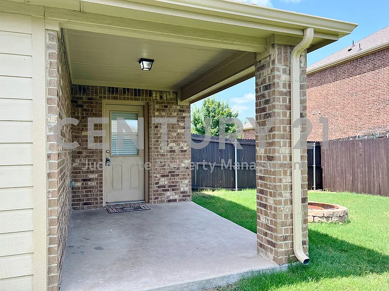 222 Thoroughbred St — Photo 12