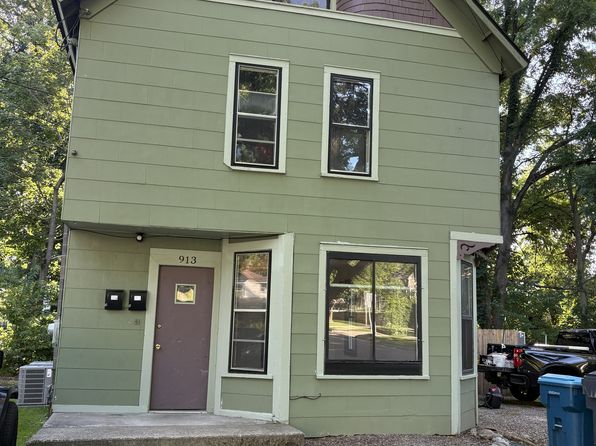 913 Village St APT 1