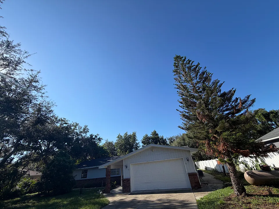 3738 Red Oak Ct