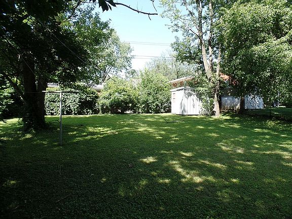 3rd image of 221 Loch Lomond Dr