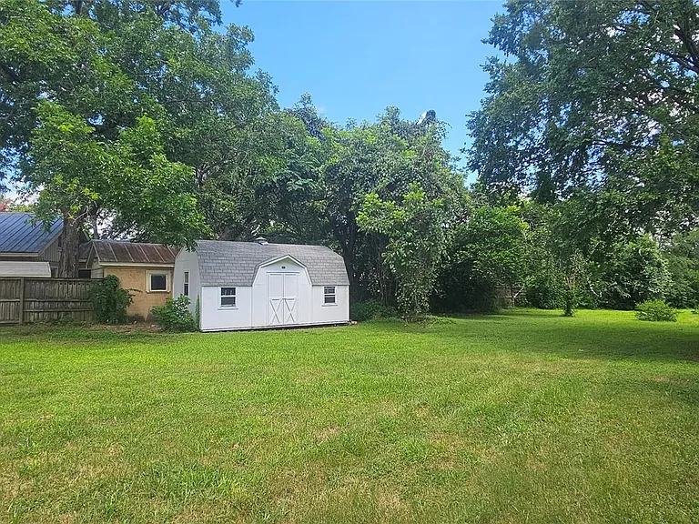 505 Colorado St — Photo 2