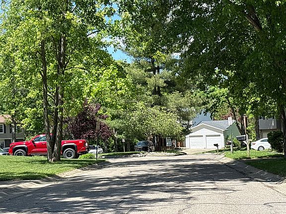 5th image of 8720 Exeter Pl