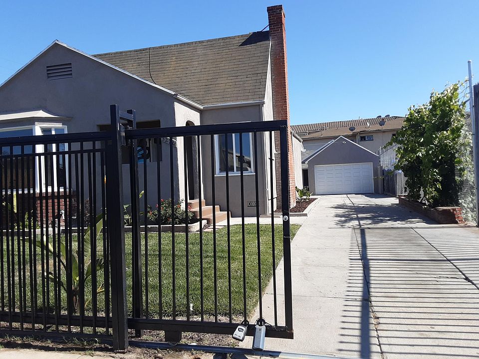 1st image of 3220 W 67th St