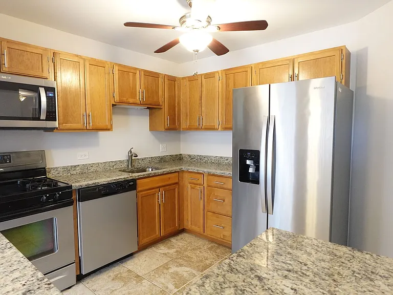 231 University Ln #D — Photo 7