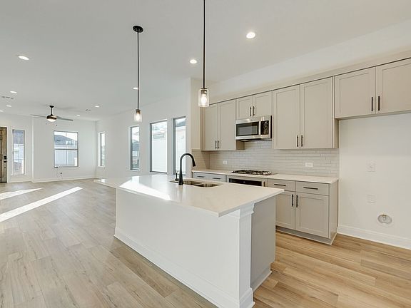 2nd image of 440 Burlington Dr