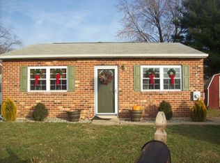 22 Burns Way, Newark, DE 19702