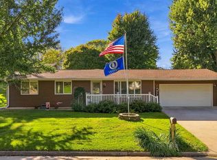 531 Harrison St, Victor, IA 52347