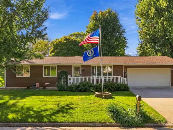 531 Harrison St, Victor, IA 52347