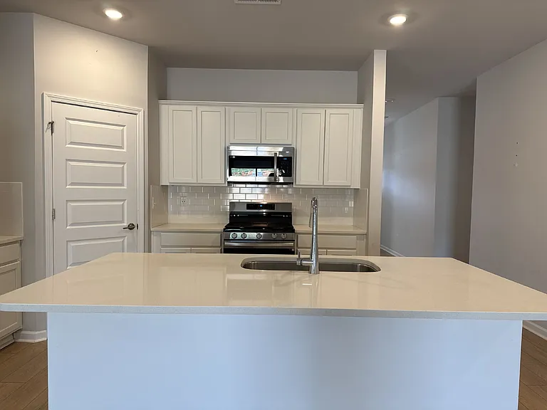 280 Shangrila Way — Photo 17
