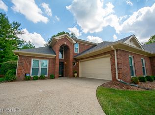 1303 Forest Garden Ct, Louisville, KY 40223