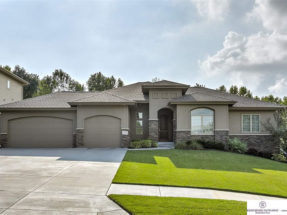1st image of 3212 S 184th Ter