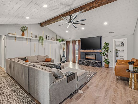 3rd image of 170 Brittain Cir