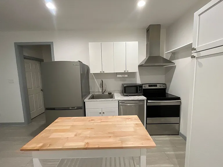 5226 Ridgevan Dr — Photo 15