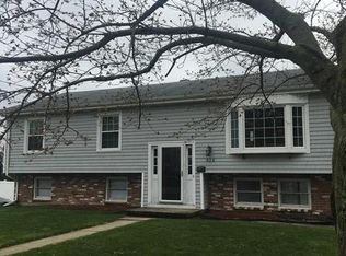 326 Watuppa Ave, Somerset, MA 02726