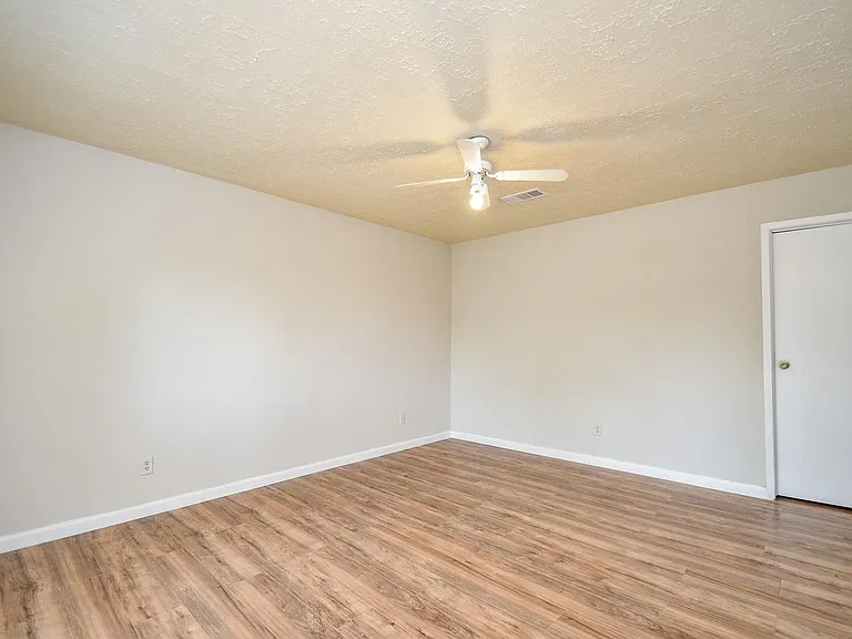 7623 Kite Hill Dr — Photo 17