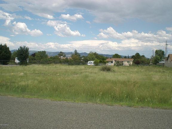 4th image of 3625 N Meadowlark Dr