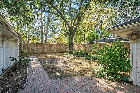10503 Greencreek Dr — Photo 5